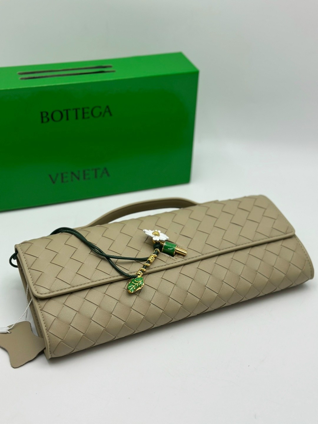 клатч bottega veneta,сумка женская bottega veneta,bottega veneta сумка,сумка bottega,женский кожаный клатч bottega veneta andiamo черный