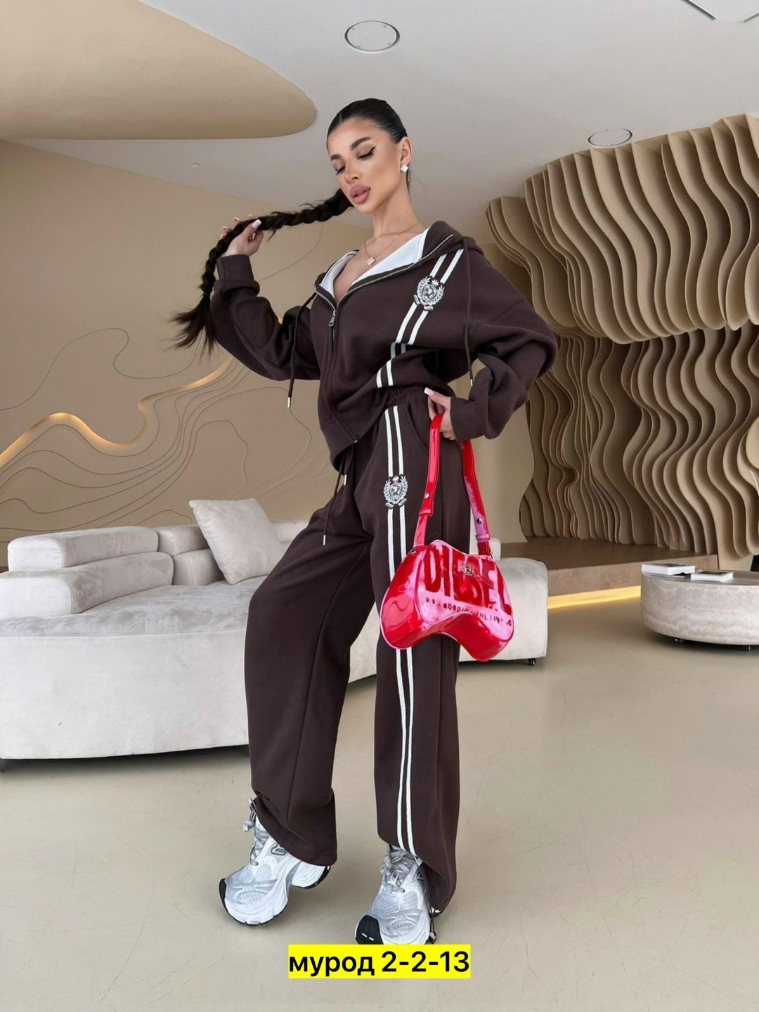 женский костюм,спортивный костюм,спортивный костюм женский,loro piana женский красный костюм,спорткостюм люкс