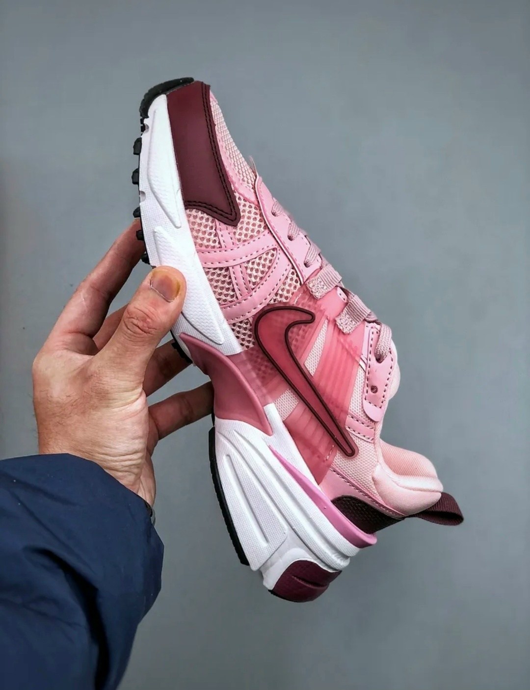 женские кроссовки nike,кроссовки nike,кроссовки,кроссовки женские,кроссовки nike v 2 k run