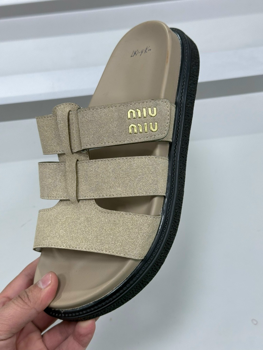 сандалии,,женские сандалии,босоножки модные,шлепки женские