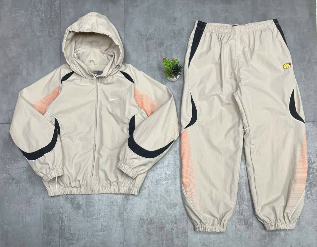 ветровка nike,спортивные костюмы nike,легкая куртка,ветровка