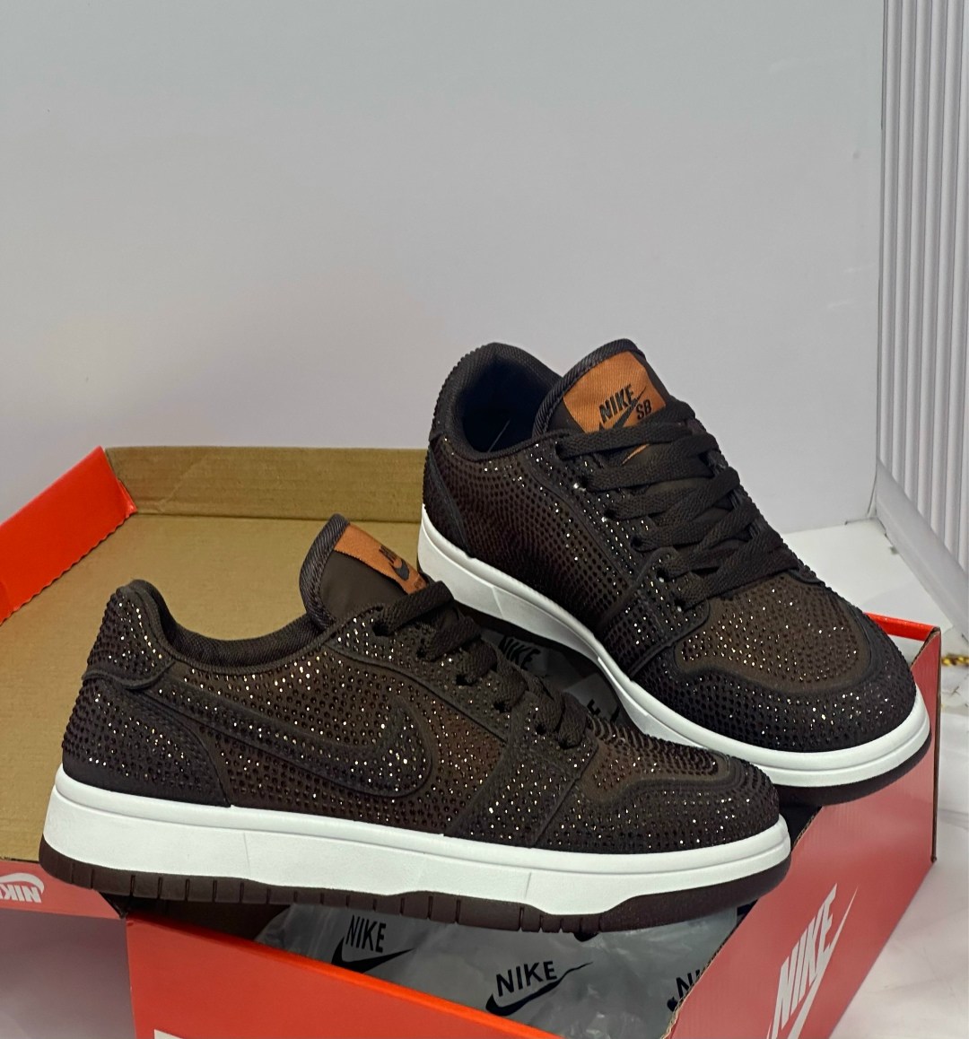 кроссовки,женские кроссовки,мужские кроссовки,кроссовки мужчины, женская