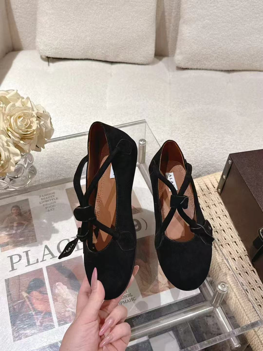 ,женские замшевые балетки с квадратным носом the row коричневые,женские балетки,замшевые балетки,балетки миу миу