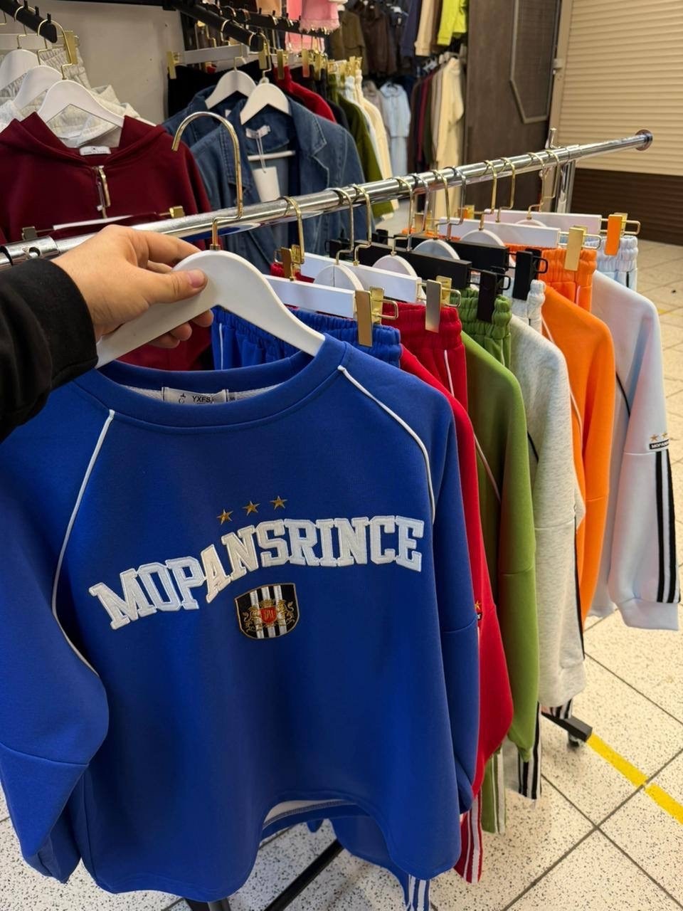 костюм спортивный,стильные костюмы,трикотажные костюмы,костюм женский,спортивные костюмы на флисе