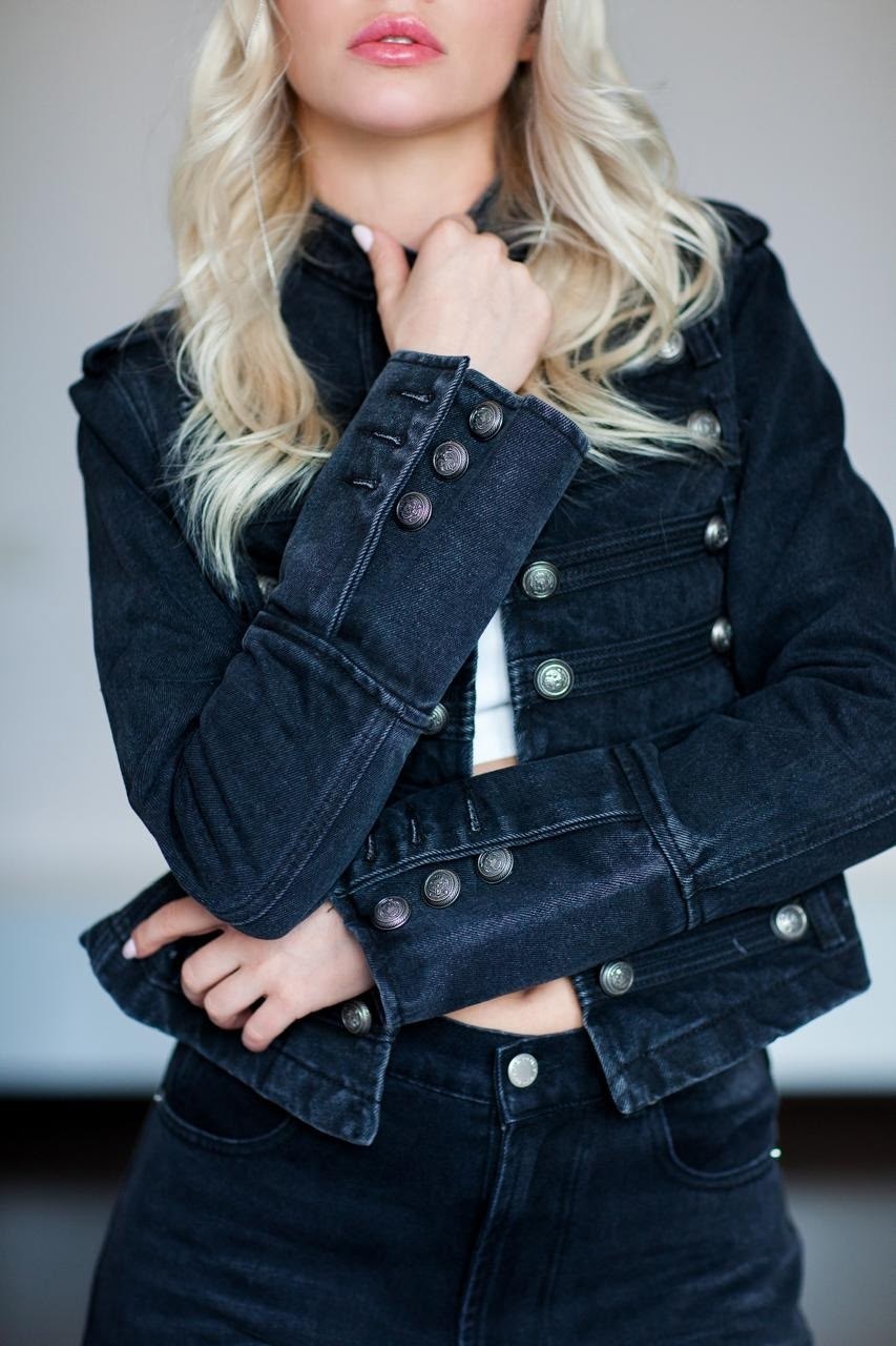 джинсовая куртка в стиле милитари,куртка в стиле милитари,куртка в стиле милитари женская,куртка джинсовая укороченная,джинсовая куртка