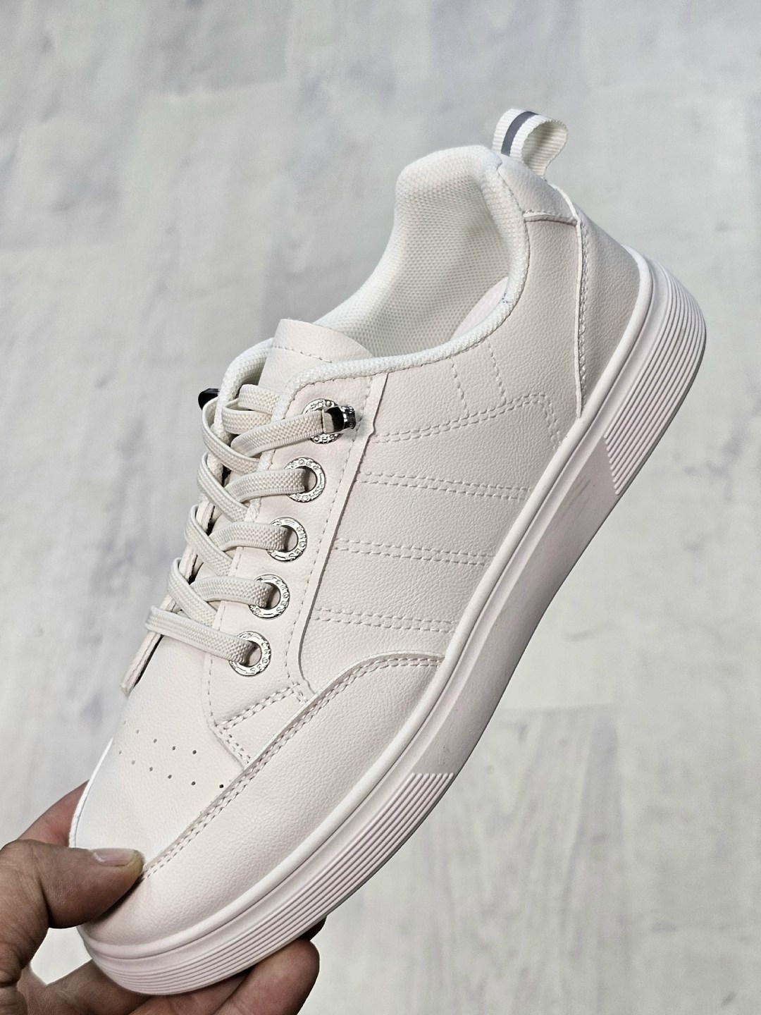 ,fz0384 женские кроссовки адидас белые,кроссовки женскиe,спортивная ,низкие кроссовки