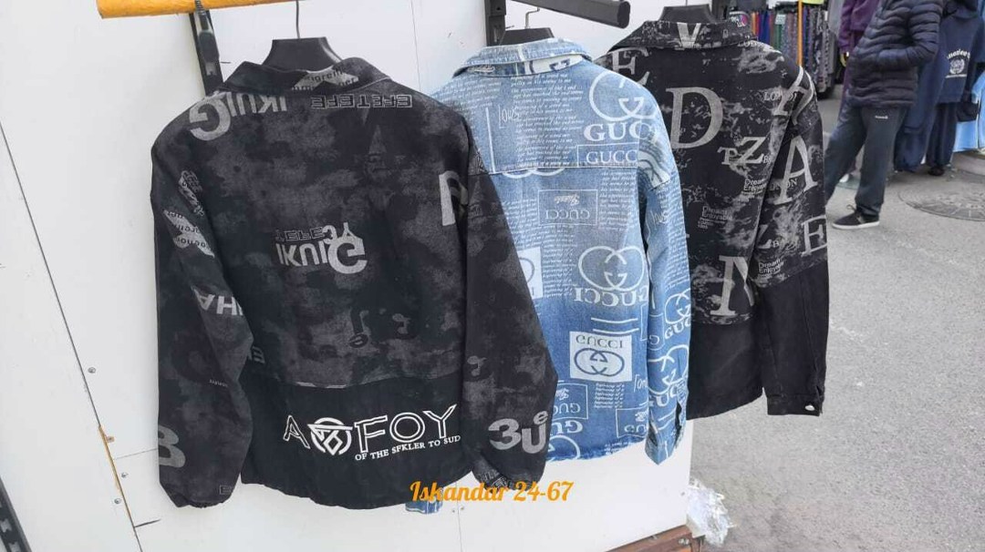 мужская джинсовая куртка,джинсовая куртка,куртка мужская джинсовая с принтом,черная джинсовая куртка с принтом,мужская джинсовая куртка с карманами