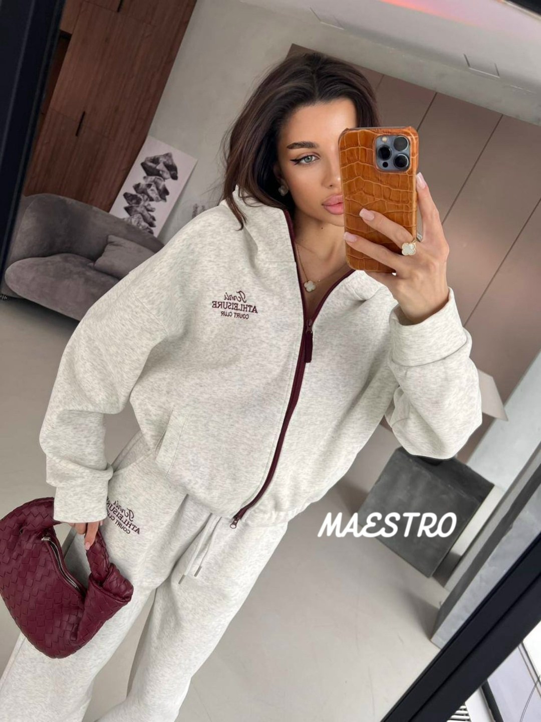 костюм спортивный женский,костюм спортивный,женский красный костюм miu miu,стильный костюм,женские костюмы