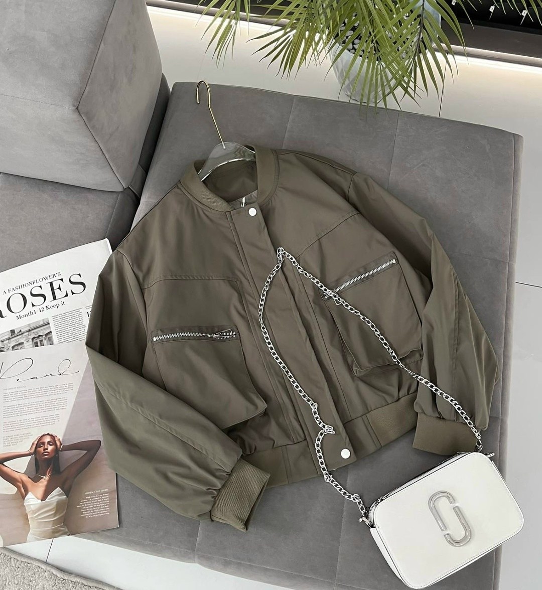 повседневная куртка,куртка бомбер,куртка стильная,куртка женская,женская куртка бомбер