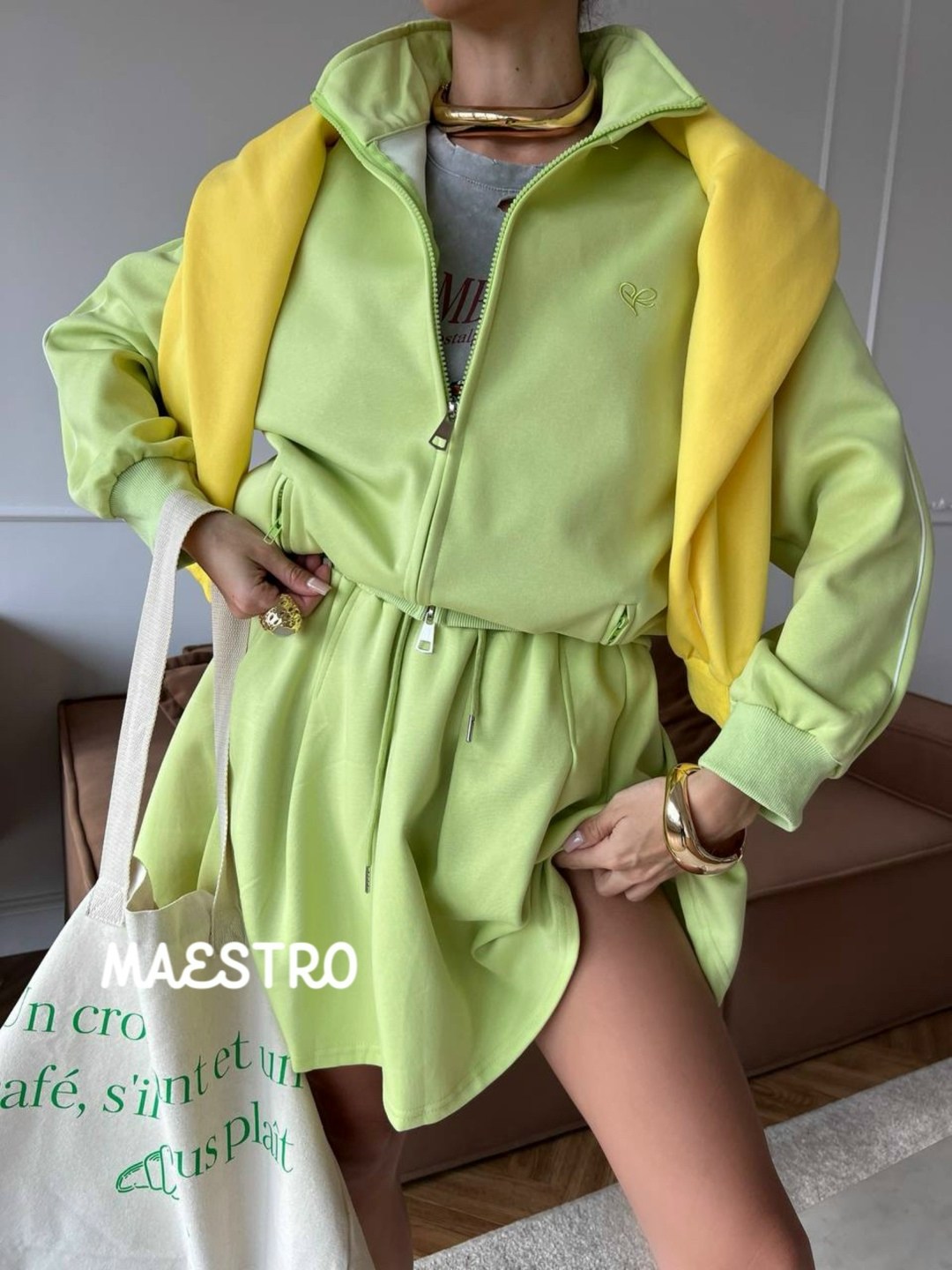 стильные костюмы,летний костюм яркий,костюм свитшот,летние костюмы,женские костюмы