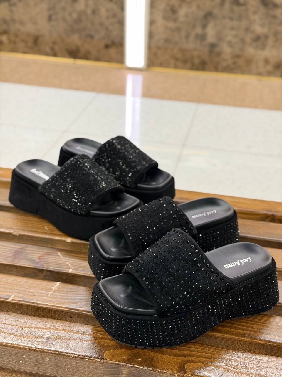 ,шлепки на платформе,женские шлепанцы на платформе,шлепанцы на платформе,женские шлепанцы