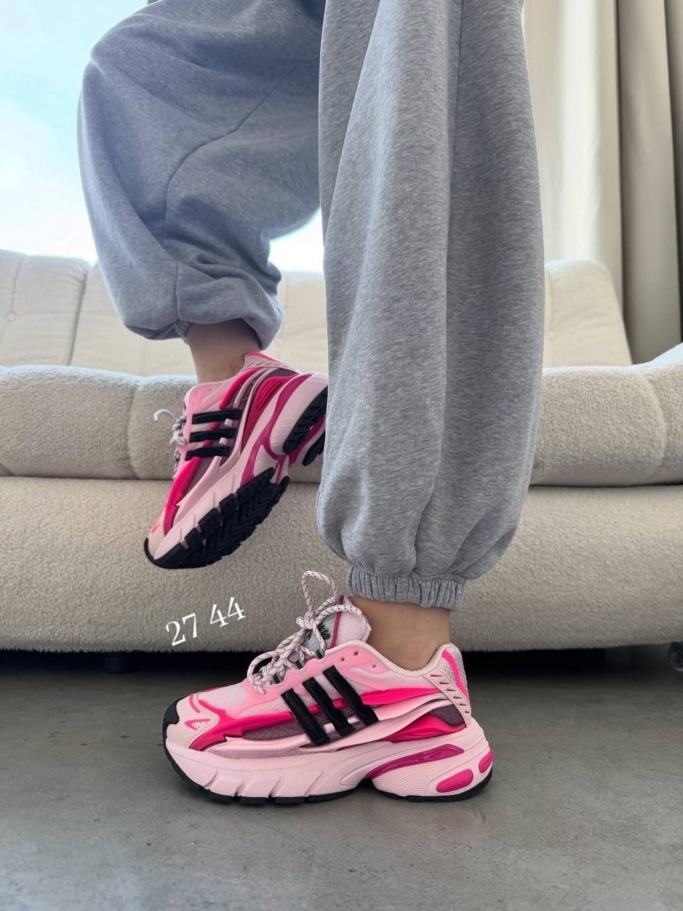 ,кроссовки женскиe,кроссовки adidas,повседневные кроссовки,женские кроссовки adidas