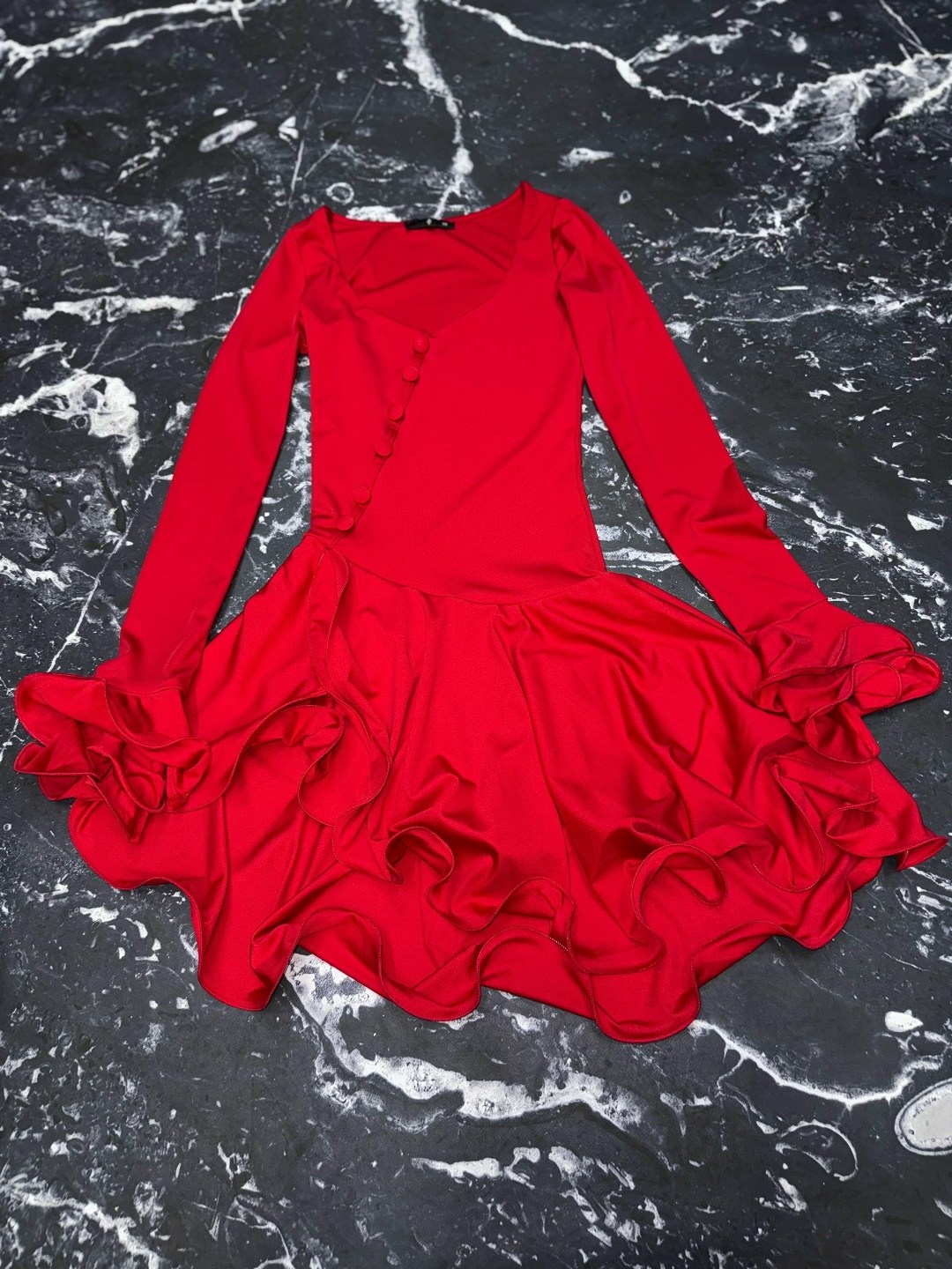 девушка,красивая платье,атласное мини платье,платье красное,платье идеальное