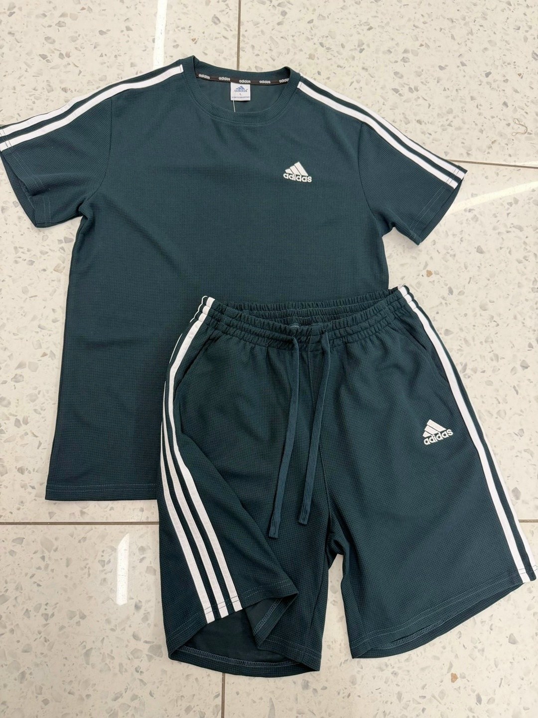 костюм адидас шорты футболка,adidas костюм спортивный,спортивный костюм мужской adidas,спортивные костюмы адидас,комплект адидас