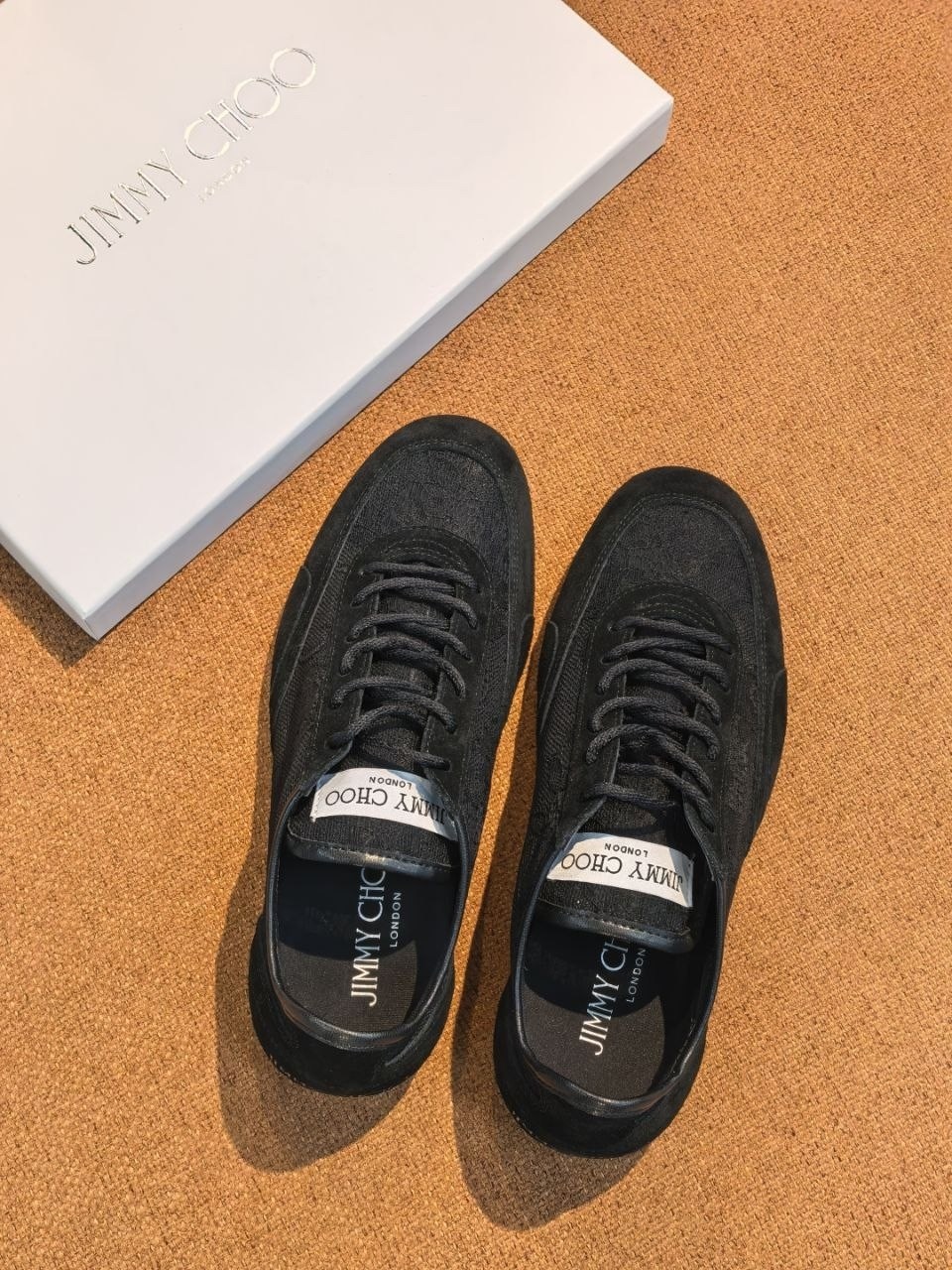 ,классические кроссовки,кроссовки повседневные,замшевые кроссовки,черные кроссовки