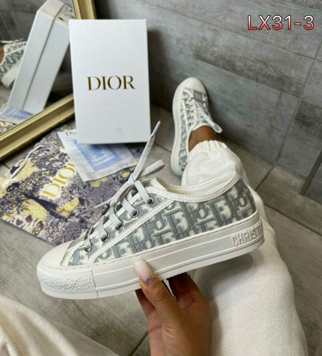 кеды christian dior,кеды dior женские,dior кеды,christian dior серые текстильные кеды walkndior для женщин,кеды christian dior walk n dior с логотипом розовый