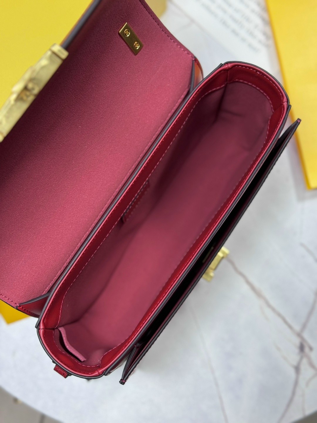 сумка,сумки женская,сумки на плечо,сумка на плечо тоут,модная сумка