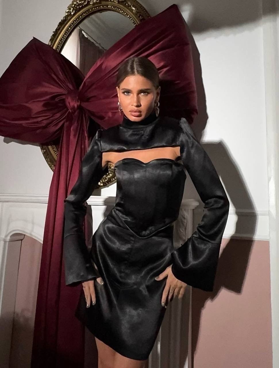 атласное платье,платье модное,платье,вечернее платье,чёрное атласное платье