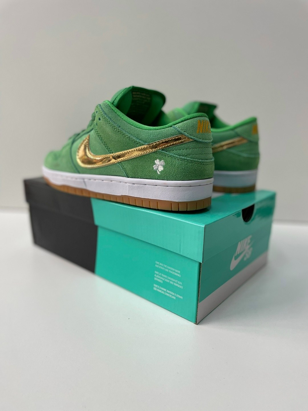 nike sb dunk low st. patrick's day,nike sb dunk low,nike sb dunk low pro st,кроссовки nike sb dunk low,nike sb dunk low pro