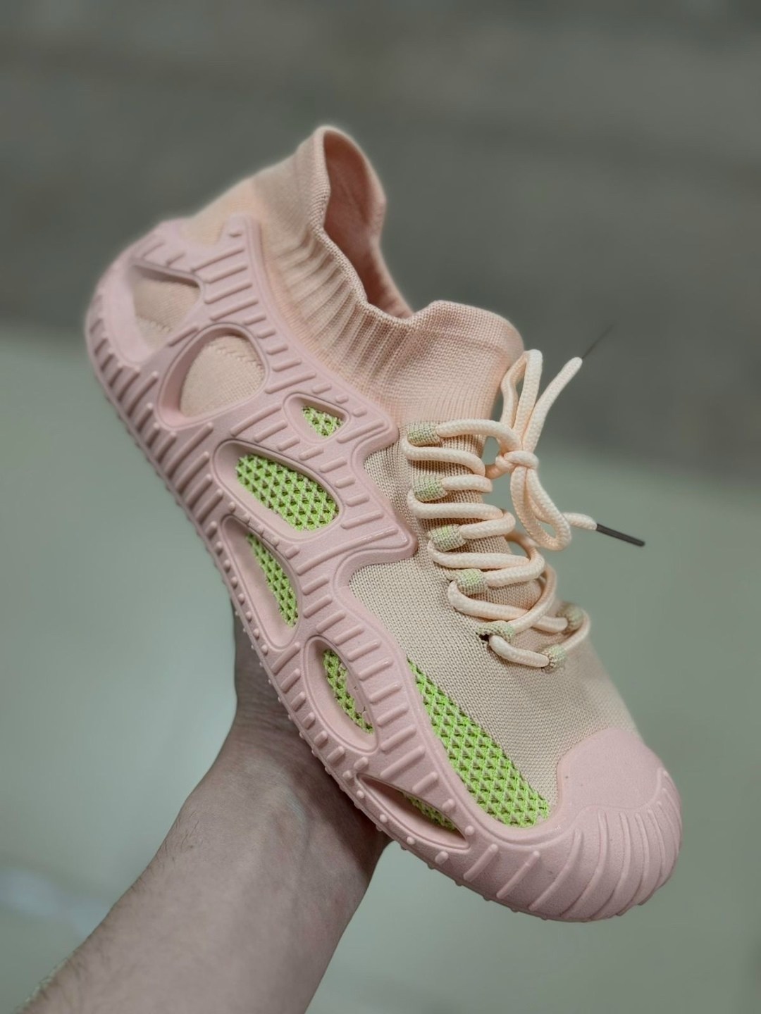 кроссовки,кроссовки текстильные изики,женские кроссовки,спортивная ,повседневные кроссовки