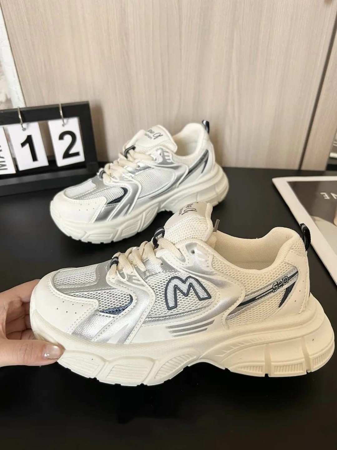 кроссовки женские,кроссовки брендовые,кроссовки,стильные кроссовки,спортивная