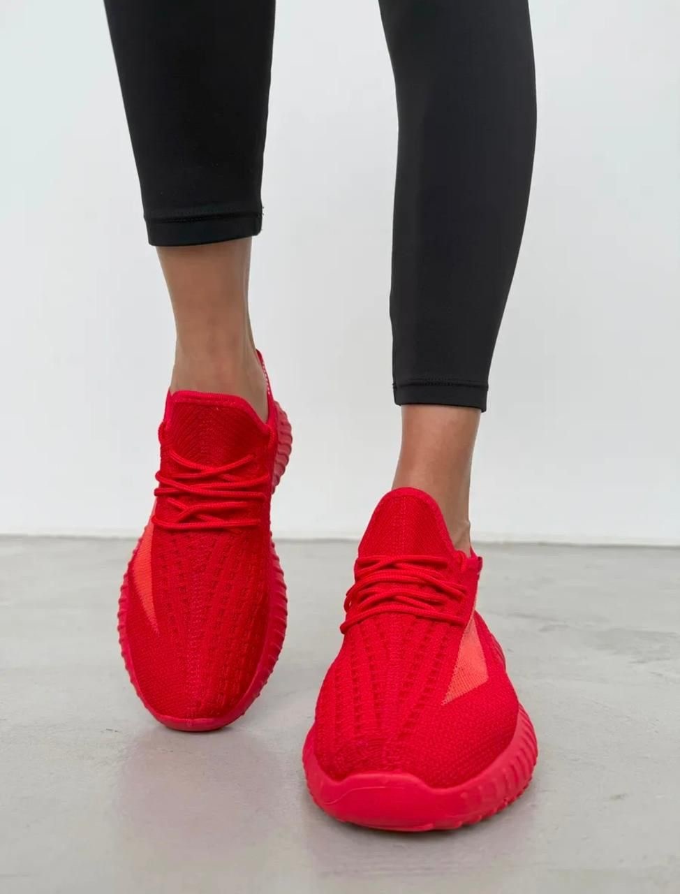 кроссовки женскиe,кроссовки женские красные,красные кроссовки, изики женские,кроссовки женские изики