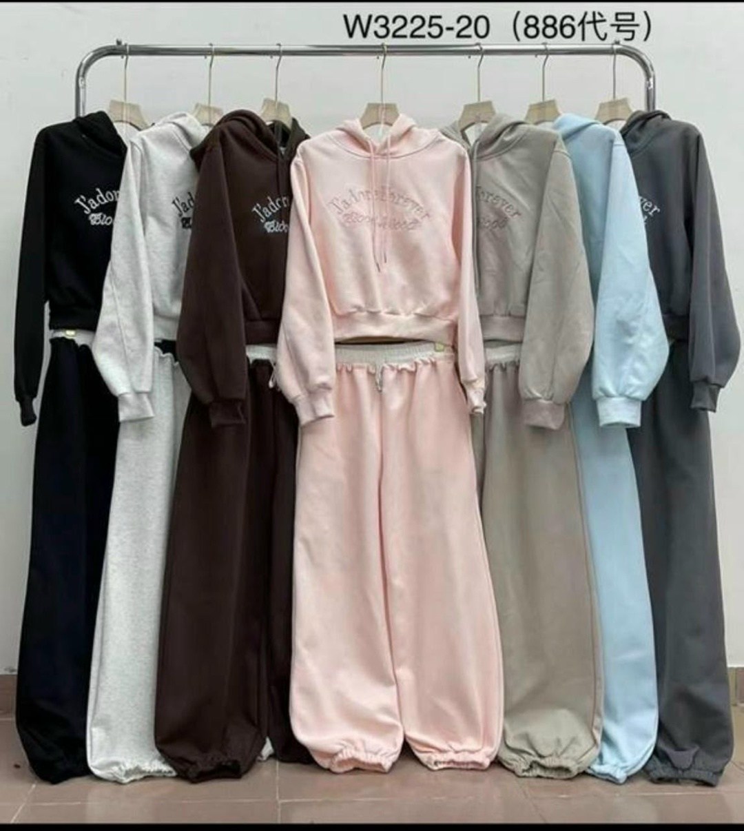 повседневный спортивный костюм,женский костюм,спортивный костюм женский,спортивный костюм,костюм женский на флисе