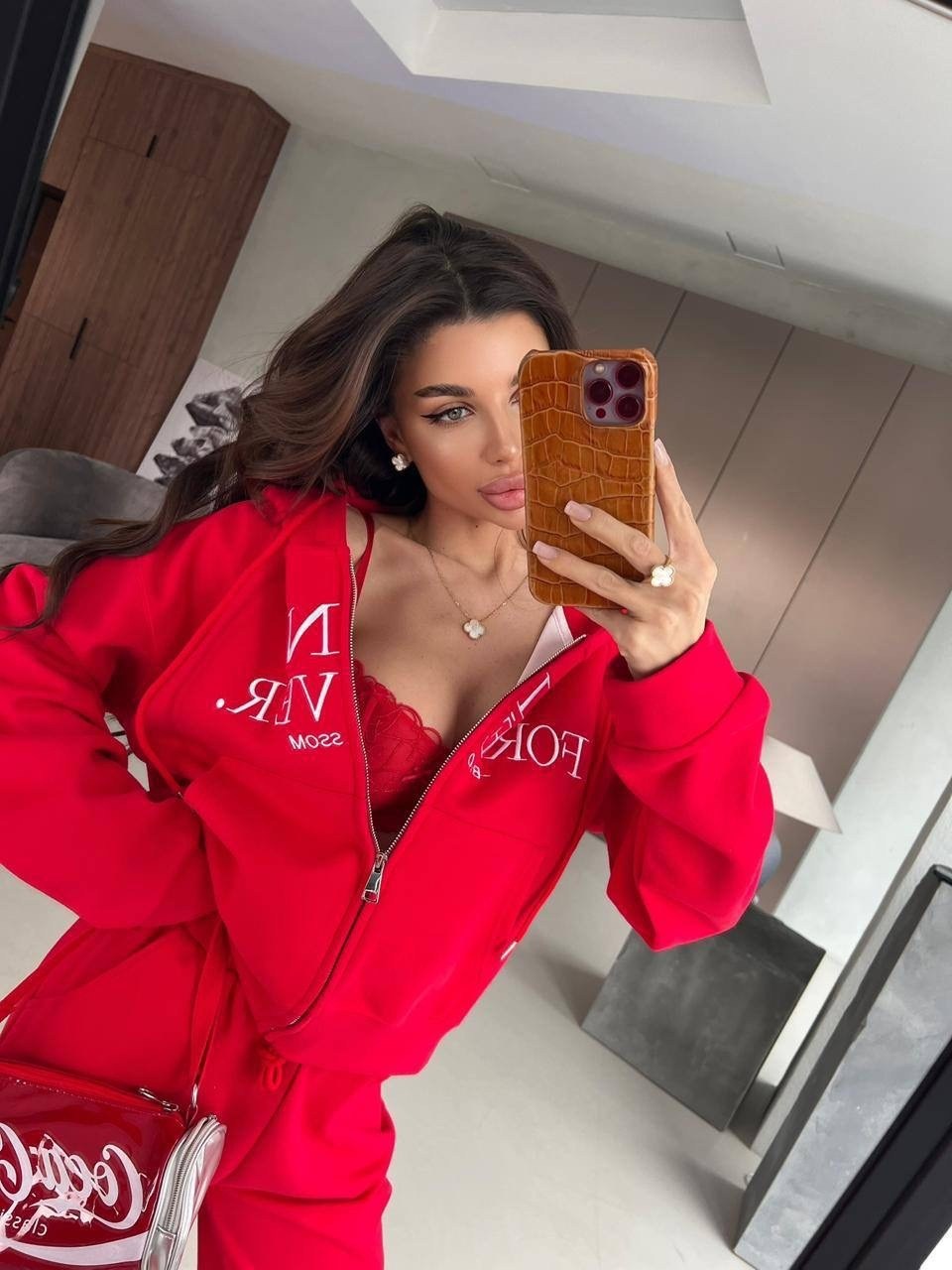 костюм спортивный,костюм бежевый,женский спортивный костюм,костюм белый,женские костюмы