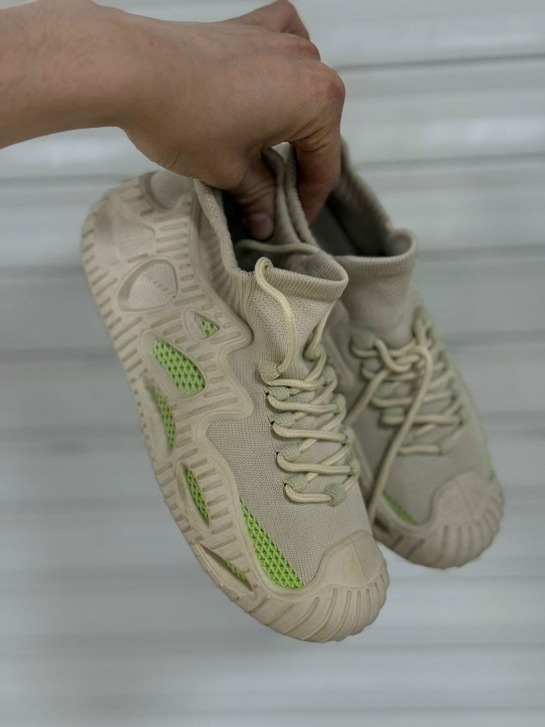 кроссовки,кроссовки текстильные изики,женские кроссовки,спортивная ,повседневные кроссовки