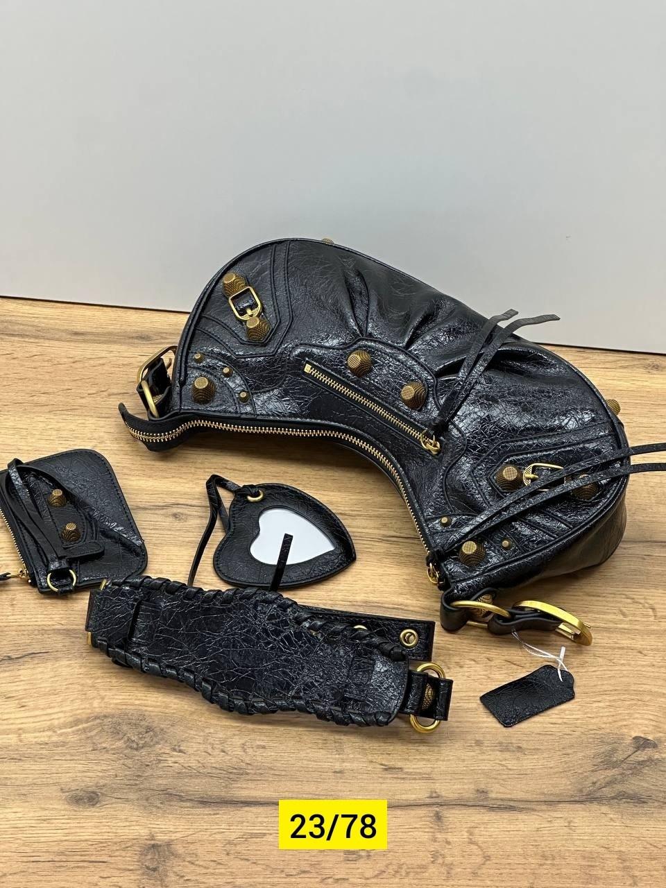 сумка balenciaga xs le cagole shoulder черный,balenciaga сумка женская,сумка баленсиага,balenciaga сумка на плечо le cagole xs,balenciaga сумка