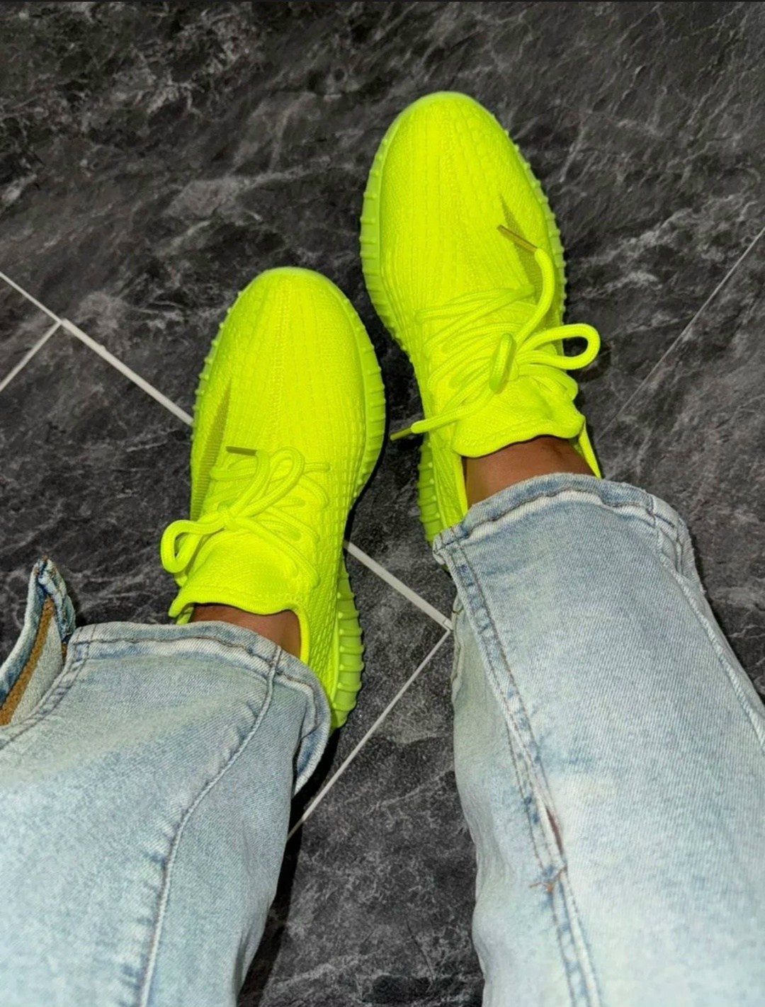 кроссовки женскиe,кроссовки женские красные,красные кроссовки, изики женские,кроссовки женские изики