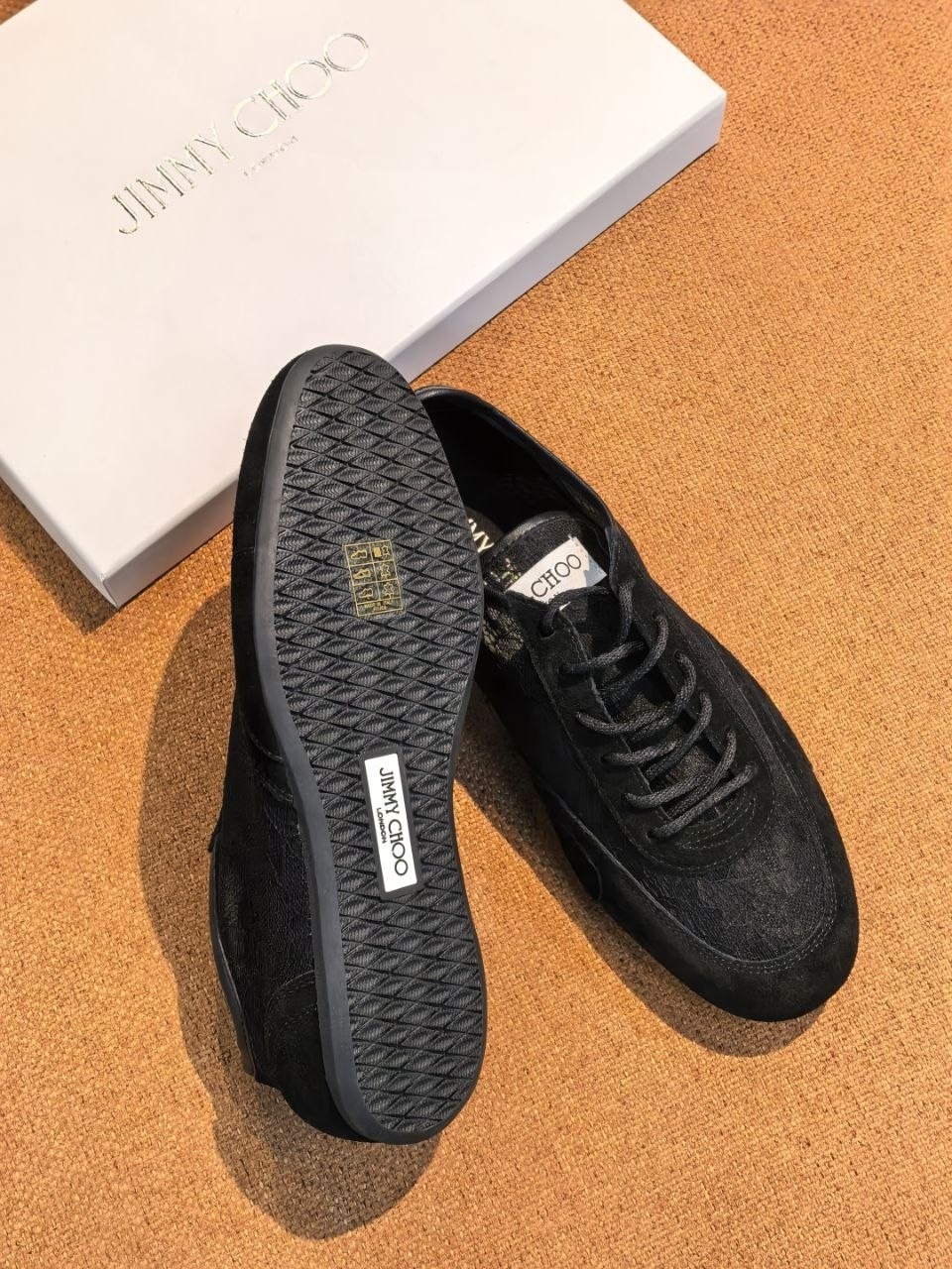 ,классические кроссовки,кроссовки повседневные,замшевые кроссовки,черные кроссовки