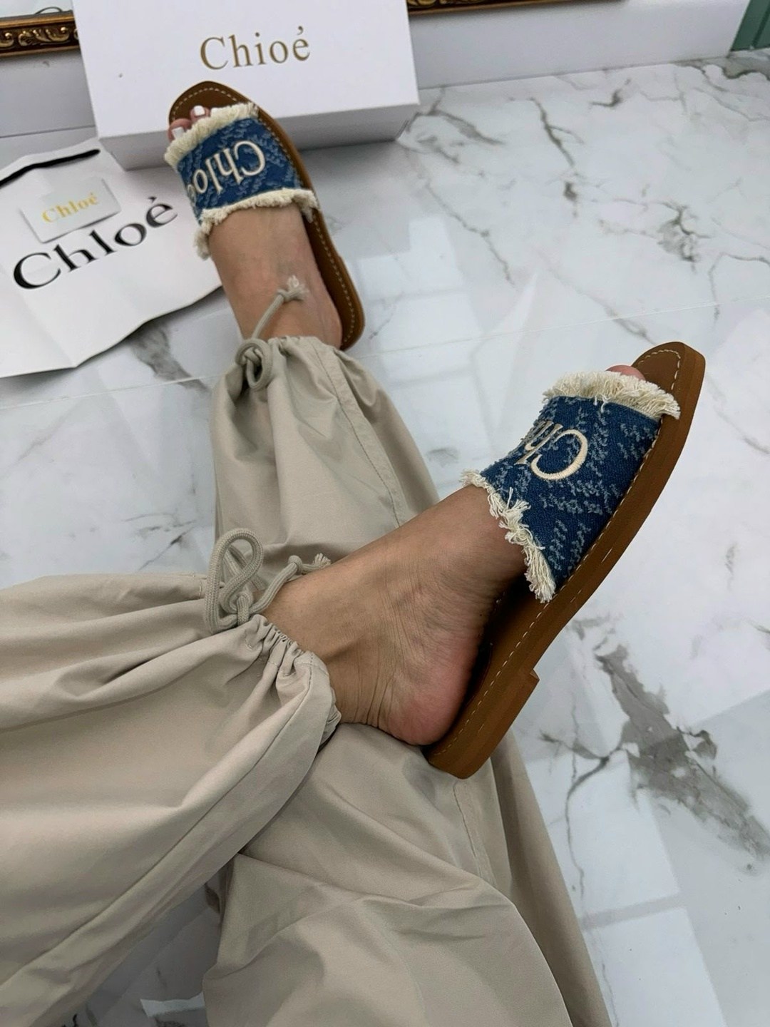 ,женские шлепанцы,шлепки кристиан диор женские,модные сандалии,модные тапочки