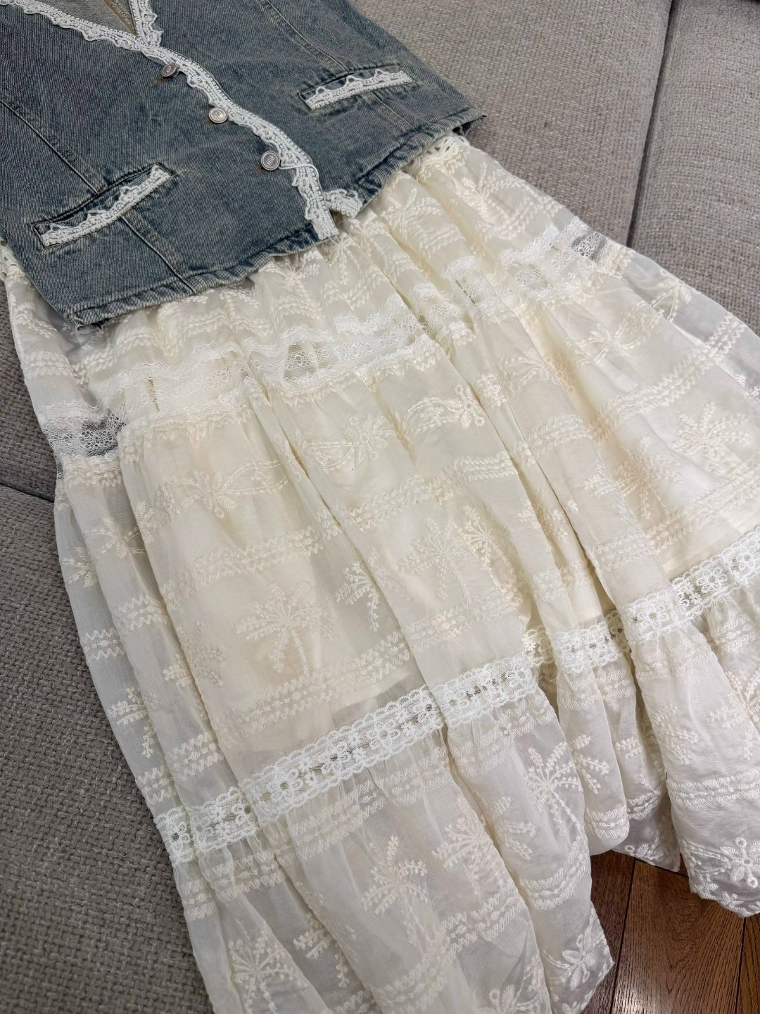 элегантные костюмы,юбка замшевая мини,модные наряды,