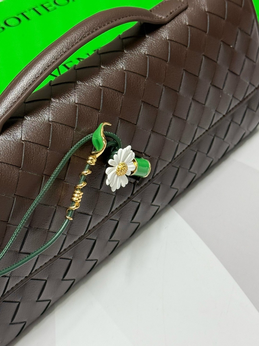 клатч bottega veneta,сумка женская bottega veneta,сумка bottega veneta,клатч bottega veneta andiamo,сумка клатч плетеная в стиле боттега bottega veneta