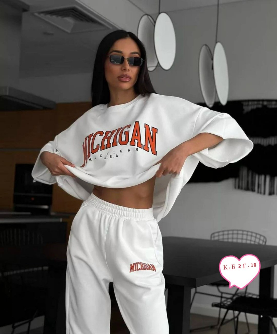 женский костюм в спортивном стиле,костюм спортивный женский,спортивные костюм,костюм спортивный женский повседневный,спортивный женский костюм двойка