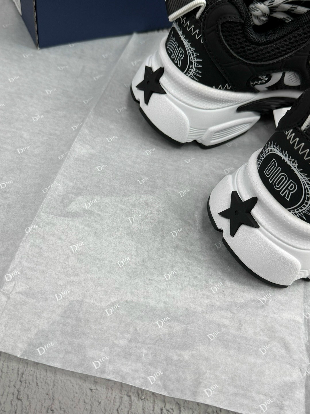 кроссовки dior,кроссовки,кроссовки брендовые,кроссовки christian dior,женские кроссовки