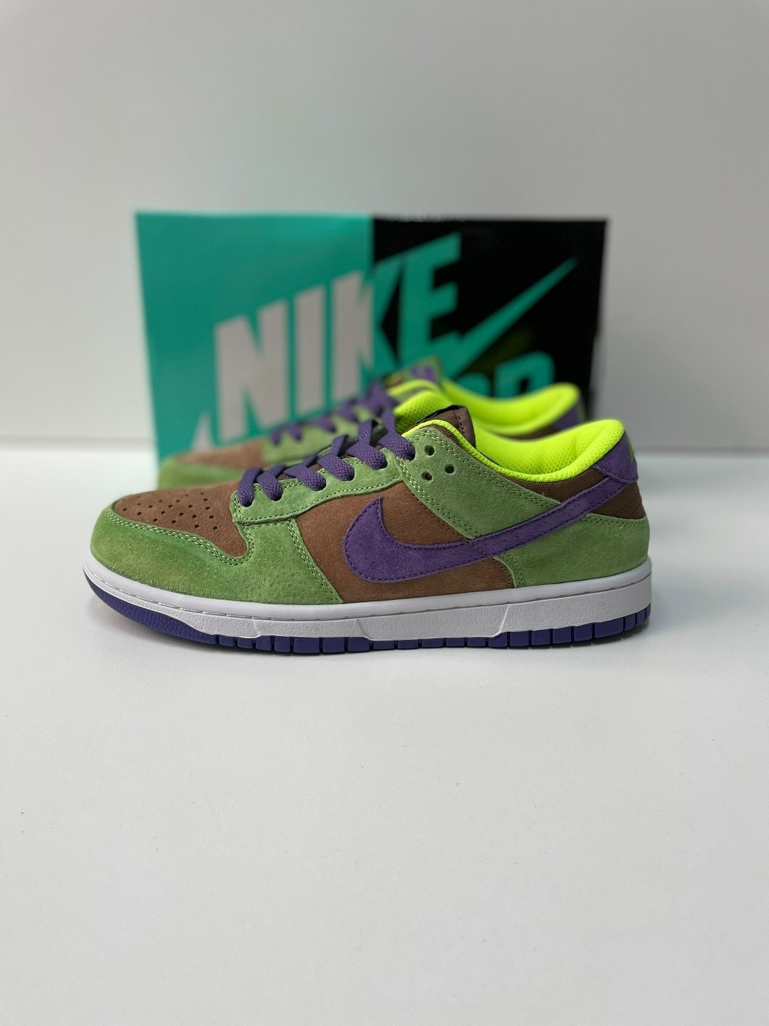 nike dunk low veneer,nike dunk sb low,nike dunk sb low green 2026,nike dunk low sp,nike dunk low
