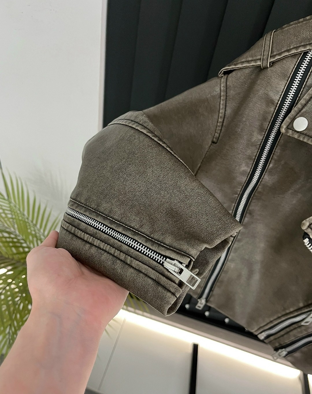 косуха винтажная куртка кожаная oversize серая monyken,куртка кожаная,женская кожаная куртка косуха,косуха,косуха винтажная кожаная куртка серая оверсайз mony