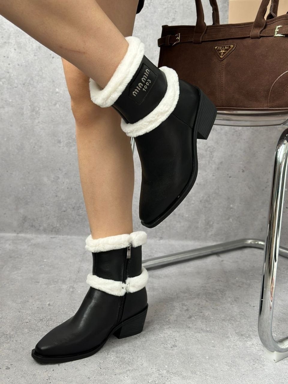 ,ботинки женские зимние miu miu,ботинки замшевые miu miu,ботинки зимние женские miu miu модель 112191,ботинки miu miu