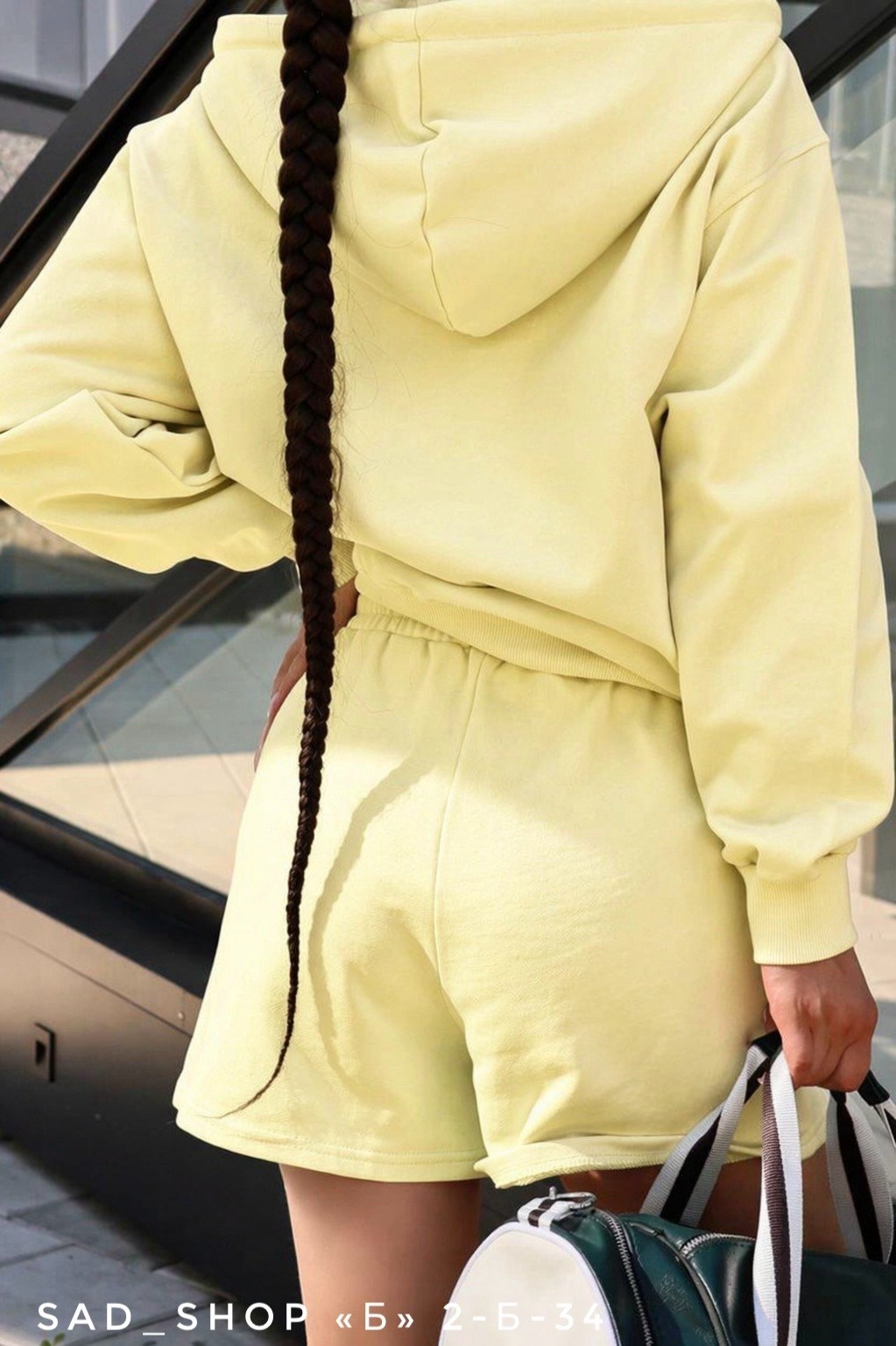 женский костюм худи шорты серый серий меланж,спортивные костюм с шортами,спортивный костюм,одежда толстовка,стиль спортивный