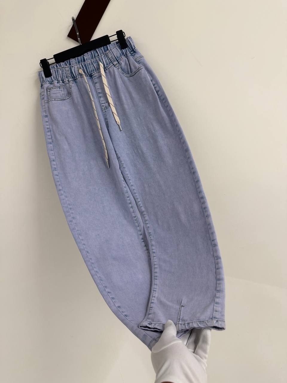 джинсовые брюки,джинсы мом,брюки джинсы,модные джинсы,джинсы широкие