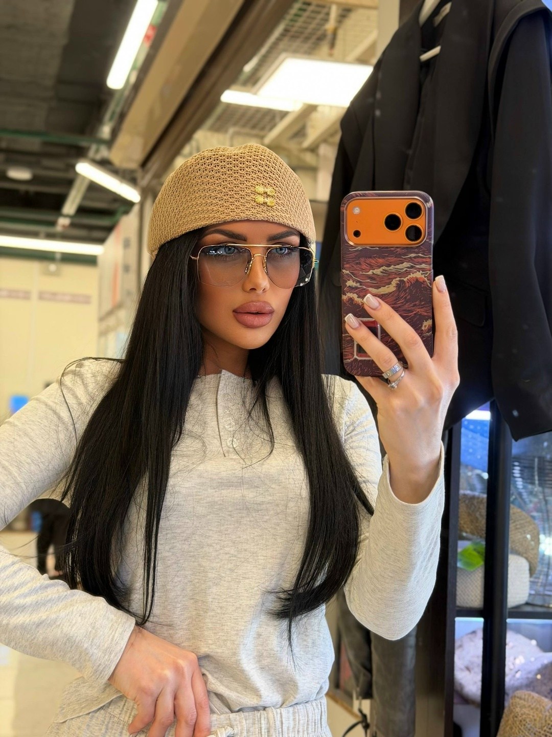 девушка,модная шапка,стильная одежда,женщин,модные головные уборы