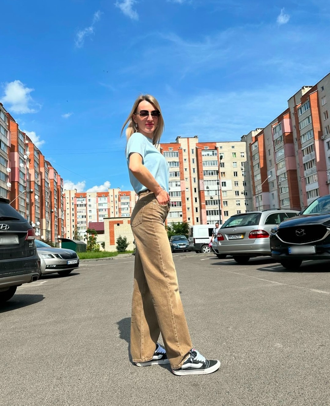 casual outfit,джинсы модные,брюки джинсы,джинсы женский,джинсы бежевые