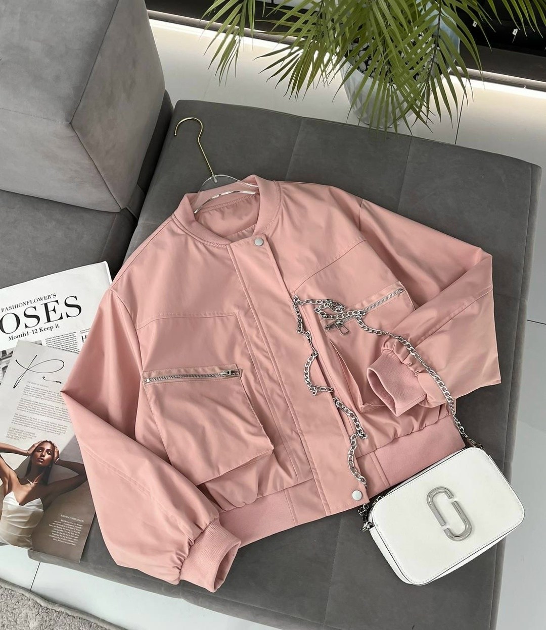 повседневная куртка,куртка бомбер,куртка стильная,куртка женская,женская куртка бомбер