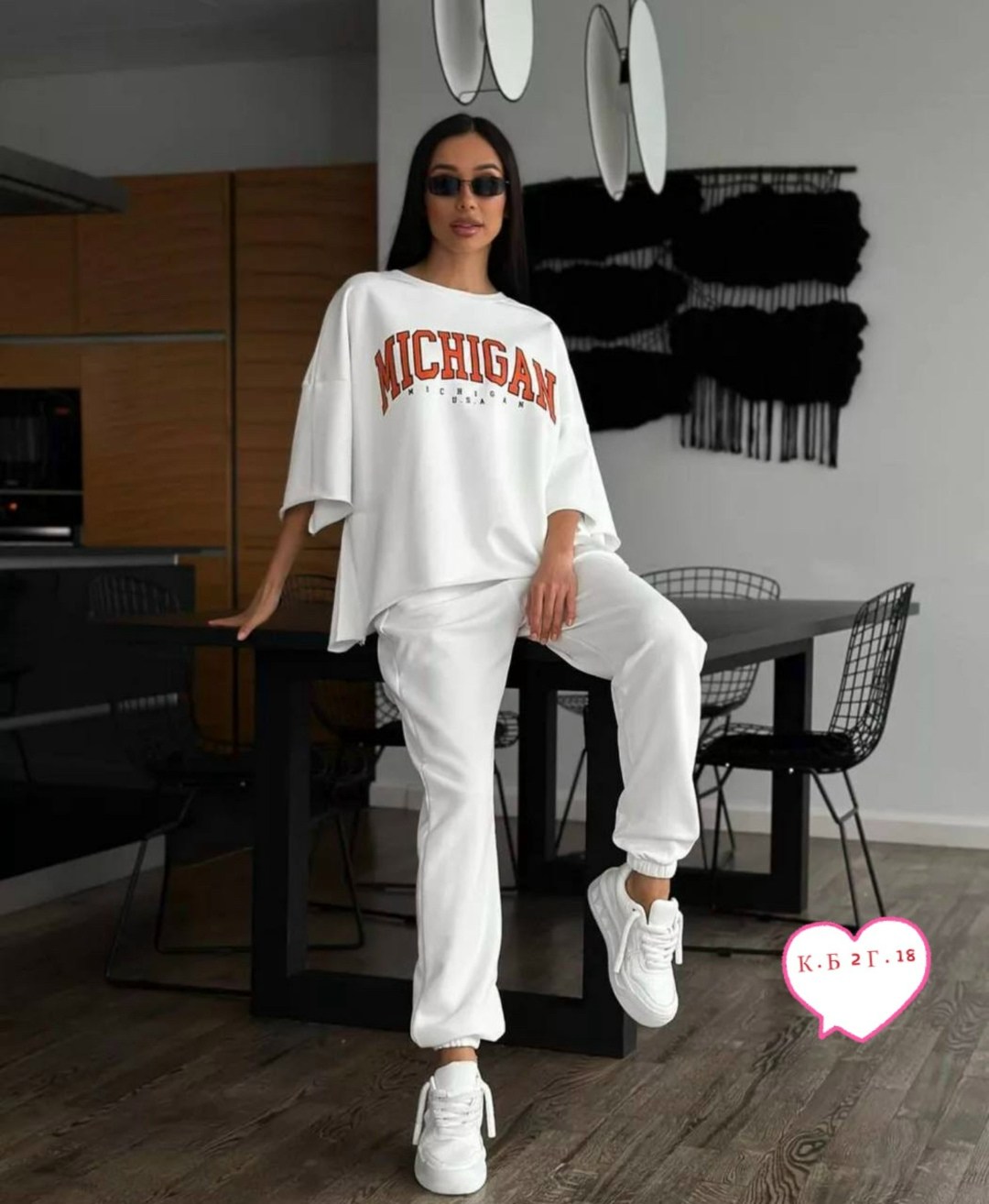 женский костюм в спортивном стиле,костюм спортивный женский,спортивные костюм,костюм спортивный женский повседневный,спортивный женский костюм двойка