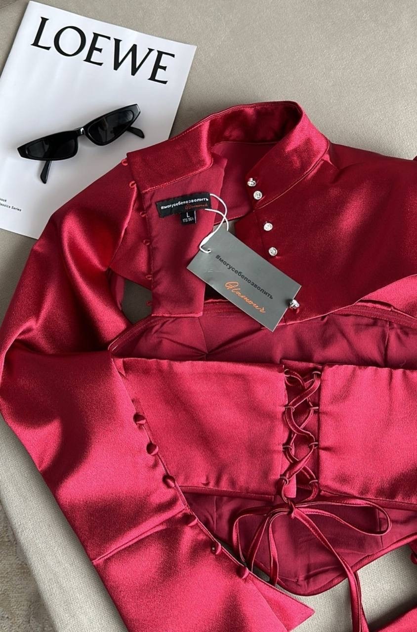 атласное платье,атласное короткое платье,шелковое платье,атласное красное платье,атласное платье с драпировкой