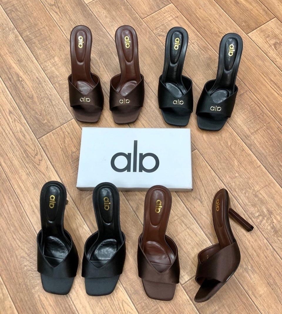 ,босоножки на каблуках,босоножки женские,замшевые босоножки,модные туфли