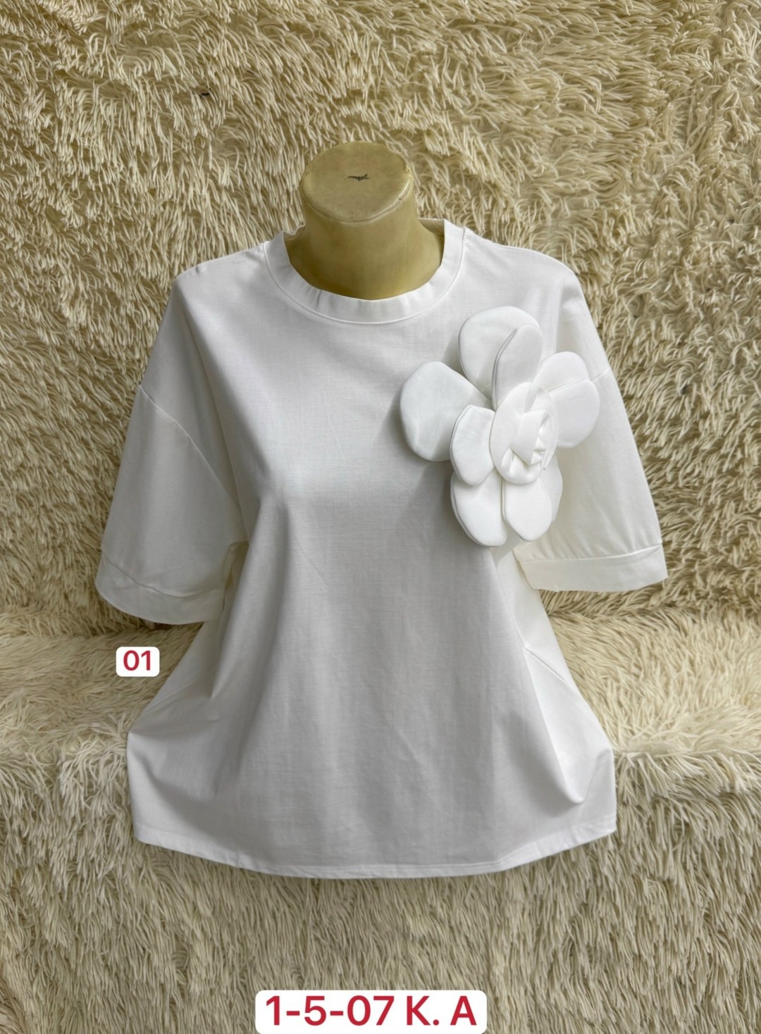 футболка женская с,футболка с объемным цветком,летние футболки,блузка женская,футболка женский белый