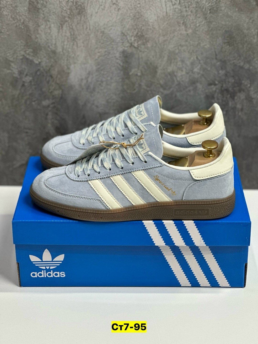 кроссовки adidas spezial,кроссовки adidas,кроссовки adidas spezial голубые,кроссовки adidas handball spezial,мужские кроссовки adidas